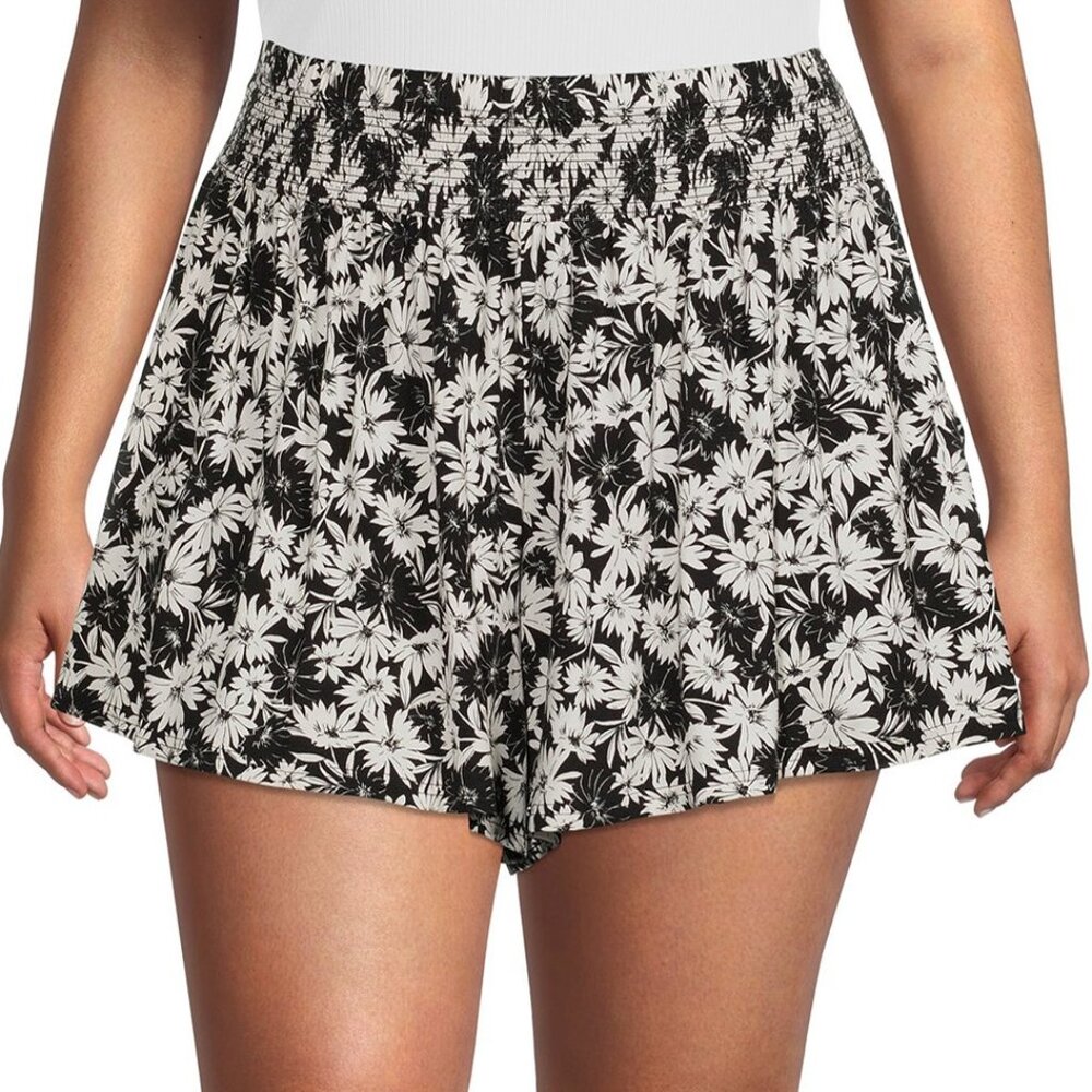 Terra & Sky Women's Plus Size Smocked Waist Knit Shorts